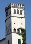La Torre della Bastita uno dei simboli di Monale in Piemonte - © F Ceragioli, CC BY-SA 3.0, Wikipedia