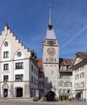 La torre dell'orologio di Zugo, Svizzera. La Zytturm si eleva per 52 metri e dalla sua sommità regala una suggestiva veduta sulla città e sul paesaggio circostante - © ...