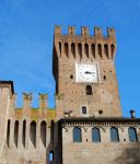 La torre dell'orologio nella fortezza di Spilamberto, provincia di Modena.
