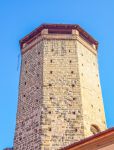 La Torre ottagonale del Castello di Chivasso in Piemonte - © Claudio Divizia / Shutterstock.com