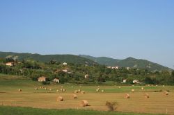 La valle del fiume Taro nelle vicinanze di Borgo ...