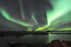 Una magnifica Aurora boreale fotografata dalle ...