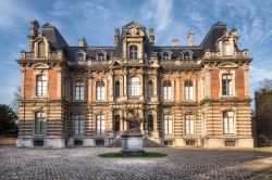 L'antica azienda di produzione di champagne Chateau-Perrier a Epernay, Francia.
