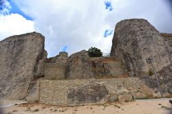 Le rovine del Castello Normanno a Bova Superiore in Calabria