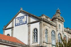 L'edificio della stazione ferroviario di Viana do Castelo (Portogallo).

