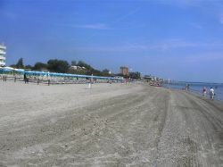 Lido degli Scacchi: la bella spiaggia dei Lidi Ferraresi in Emilia-Romagna  - © User Alemanno, Copyrighted free use, Wikipedia
