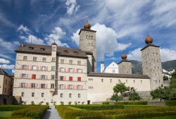Lo Stockalper Palace, il castello simbolo di Briga, una delle città del Vallese in Svizzera - © Carl DeAbreu Photography / Shutterstock.com