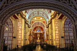 L'interno del Monastero di San Francisco a Lima (Perù). L'edificio si trova nel centro storico della capitale peruviana e con esso è parte del Patrimonio Mondiale ...