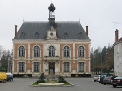 Il Municipio di Chatillon Coligny, regione Centro, Francia. Siamo nel dipartimento di Loiret a circa 22 km a sud di Montargis.
