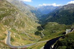 La strada del passo Nivolet, Ceresole Reale, Alta Valle dell'Orco, Piemonte  - © Alessandro Vecchi - CC BY-SA 3.0, Wikipedia