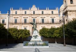 Noto barocca, la perla della Sicilia - situata nella punta sud della Sicilia, la splendida cittadina di Noto è conosciuta come "la città barocca", massima espressione ...