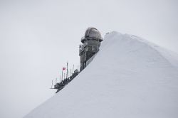 L'osservatorio Sphynx sullo Jungfrau, nei pressi di Grindelwald, Svizzera. Situato a strapiombo su una vetta vicino al passo dello Jungfraujoch, si trova a 3571 metri di altezza ed è ...