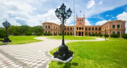 Palacio de los Lopez a Asuncion, Paraguay. Fra gli edifici più rappresentativi della città, è la sede della Presidenza della Repubblica del Paraguay.
