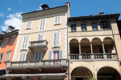 Palazzi storici nel centro abitato di Domodossola, Piemonte.

