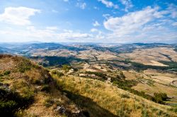 Panorama da Agira in Sicilia in direzione nord-ovest.