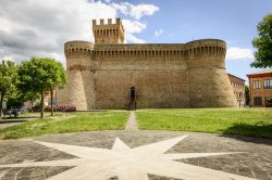 Panorama della Rocca di Urbisaglia, siamo nelle Marche - © Wolfgang Zwanzger / Shutterstock.com