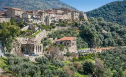 Panorama di Sermoneta, villaggio medievale fortificato in provincia di Latina (Lazio) - © Stefano_Valeri / Shutterstock.com