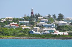 Panorama di St. George's, Bermuda. Cittadina marittima, St. George's affascina per la sua atmosfera coloniale che si incontra soprattutto nel centro storico.
