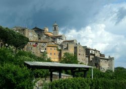 Panorma del borgo di Vetralla nel Lazio - © Mattana, Pubblico dominio, Wikipedia