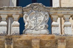 Particolare del balcone del Municipio di Sternatia in Puglia.