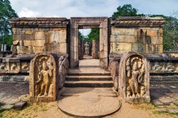 Un particolare del complesso di Hatadage a Polonnaruwa, Sri Lanka.
