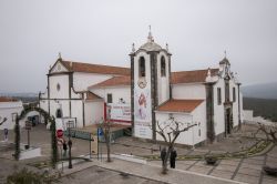 Un particolare della Festa das Tochas Floridas nel borgo di Sao Bras de Alportel, Portogallo - © Mauro Rodrigues / Shutterstock.com