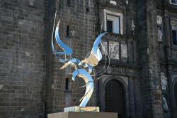 Particolare della Scultura degli Angeli della Cattedrale di Puebla, Messico. Realizzata in acciaio inossidabile, è opera di Leonardo Nierman. - © Eleni Mavrandoni / Shutterstock.com ...