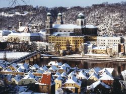 Il centro di Passau, in Baviera, dopo una copiosa nevicata - © Marketing Passau Tourismus