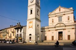 Piazza Dante in centro a Cameri in Piemonte - ©  Alessandro Vecchi - CC BY-SA 3.0, Wikipedia