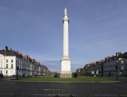 Place Marechal Foch a Nantes, Francia. Situata in centro città fra i corsi Saint Pierre e Saint André, questa bella piazza deve il suo nome a Ferdinand Foch, maresciallo di Francia. ...