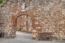 La porta d'accesso al borgo di Rosignano Marittimo, cittadina in provincia di Livorno (Toscana) a pochi chilometri dal mare.