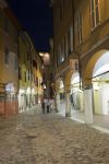 Portico nel centro di Cesena fotografato di notte - © Claudio Giovanni Colombo / Shutterstock.com