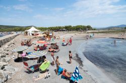 Porto Pino, Sardegna: la spiaggia di Sant'Anna Arresi - © pashamba / Shutterstock.com