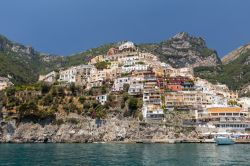 Positano fotgrafata dal mare: siamo sulla Costiera Amalfitana in Campania