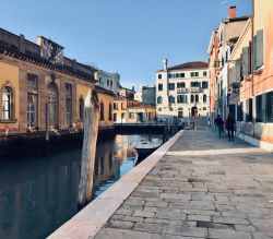 Rio Briati uno dei canali nel cuore del Sestriere Dorsoduro a Venezia