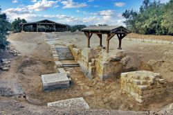 Le rovine archeologiche di Betania, il sito del Battesimo di Gesù in Giordania - © Peter Zaharov / Shutterstock.com