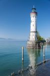 Scorcio del lago di Costanza con il faro di Lindau, Germania.
