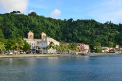 Uno scorcio della città di Fort-de-France, Martinica. Il nome Fort-de-France gli venne dato nel 1807 da Napoleone Bonaparte. E' la capitale amministrativa della Martinica.
