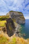 Uno scorcio della riserva naturale Castelo Branco sull'isola di Faial, Portogallo. E' il risultato di un'eruzione vulcanica avvenuta circa 30 mila anni fa.

