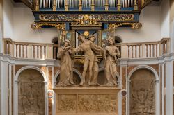 Sculture dell'altare maggiore nella chiesa di Sant'Anna a Augusta, Germania - © LouisLotterPhotography / Shutterstock.com