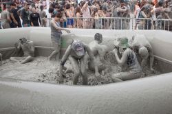 Il festival del fango a Boryeong sulla spiaggia di Daecheon, Corea del Sud - © yochika photographer / Shutterstock.com