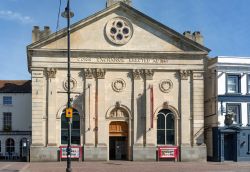 Il teatro Corn Exchange theatre in centro a Newbury (Inghilterra) - © Peter Sterling / Shutterstock.com