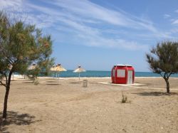 Spiaggia del Villaggio di FIumara vicino a Barletta, costa della Puglia - © Villaggio Fiumara