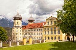 Stift Stams, l'Abbazia Cistercence fondata nel Medioevo e famosa per le sue architetture barocche (Austria).
