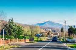 Strada in Lunigiana nei pressi di Filattiera in Toscana