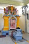 Un tempietto presso il Kali Amman Temple di Negombo, dove la popolazione abbraccia diverse fedi religiose.  - © Denis Costille / Shutterstock.com