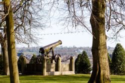 Un cannone ai Castle Gardens di Lisburn, Irlanda del Nord.
