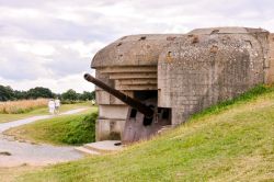 Un cannone che proteggeva il porto artificale di Arromanches-les-Bains nel 1944 in Normandia