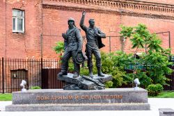 Un monumento nel centro di Irkutsk (Russia) lungo ul. Krasnoarmeyskaya  - © Julia Kuzenkova / Shutterstock.com