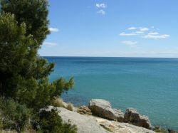 Un tratto del Mediterraneo visto dall'alto di Oropesa del Mar, Spagna. Acque calme e cristalline caratterizzano questo lembo di mare che accarezza la costa spagnola

